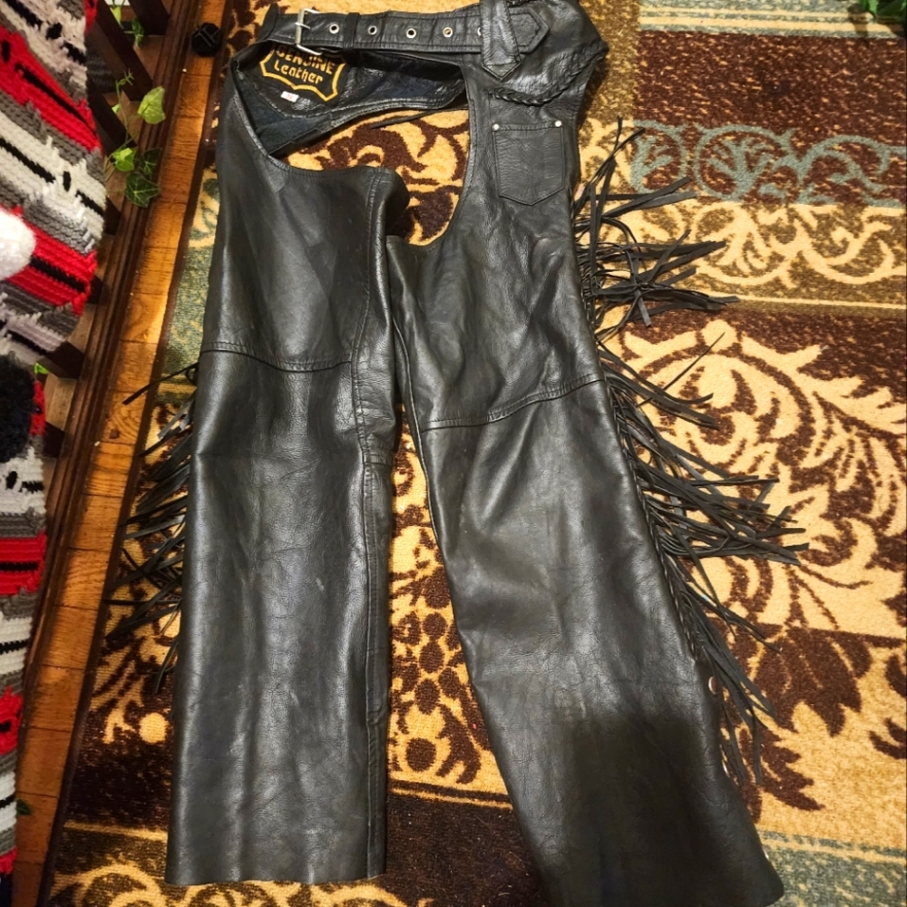 Leather biker chaps Sz Small. In Seam Aprox 30..